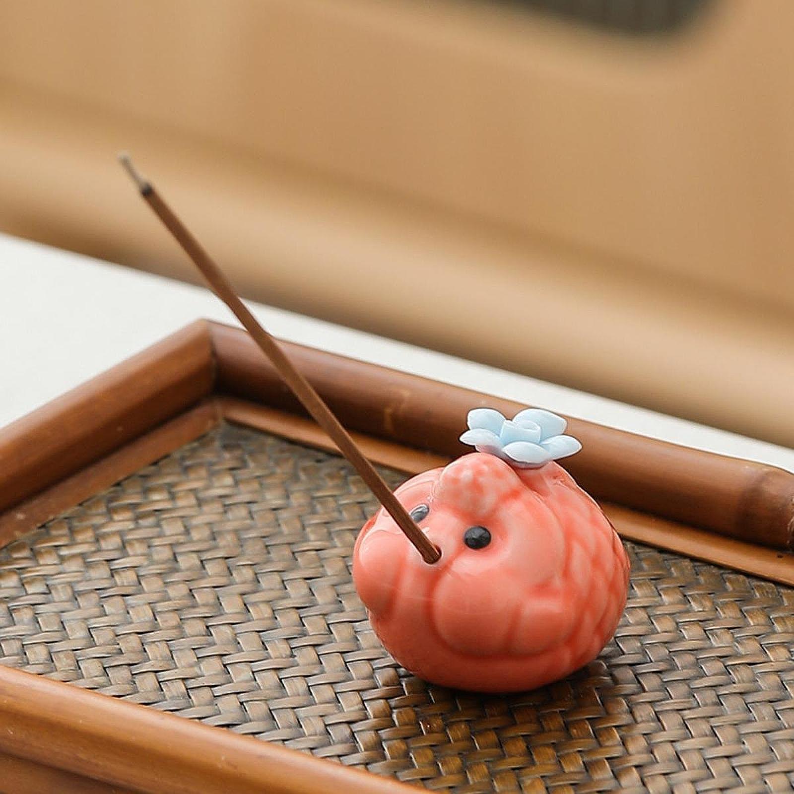 Миниатюрная статуэтка рыбки-де – обзор и цена Incense Stick Holder