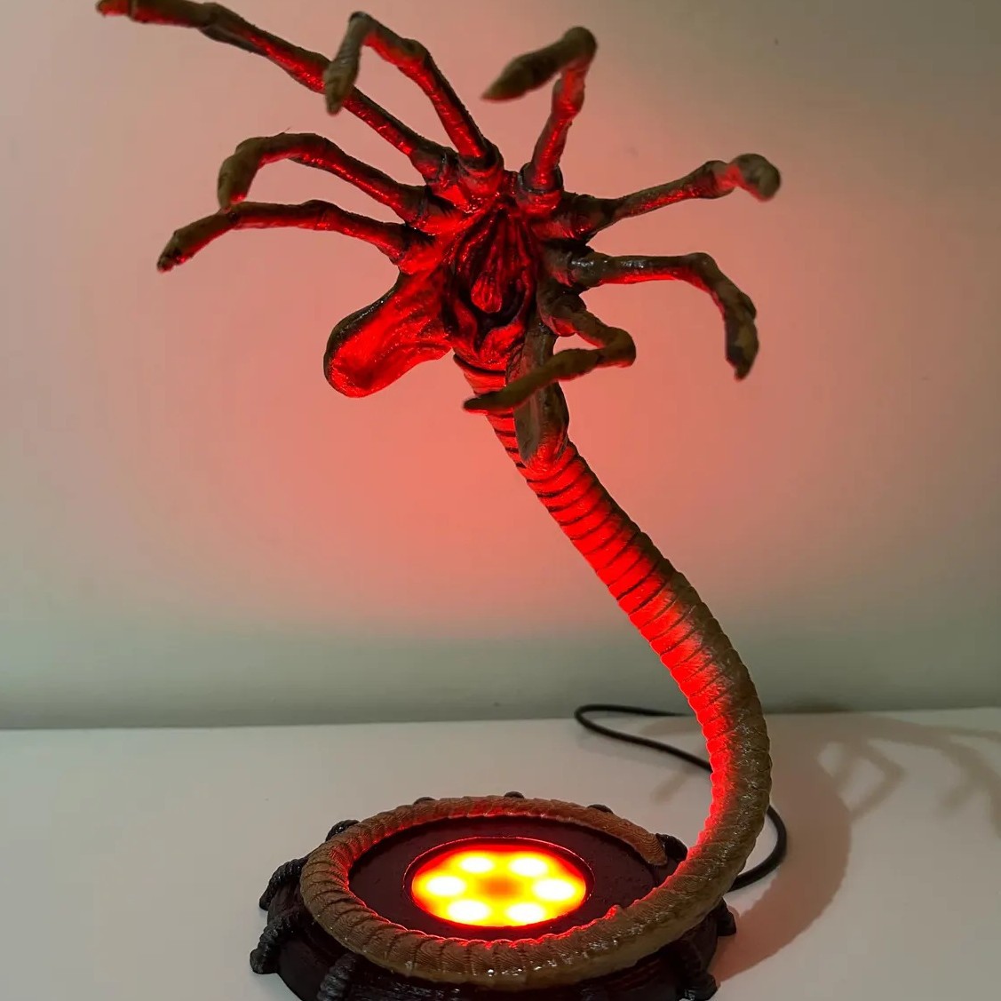 Ночник-фонарь Alien Facehugger – обзор и цена Home Decor Lamp