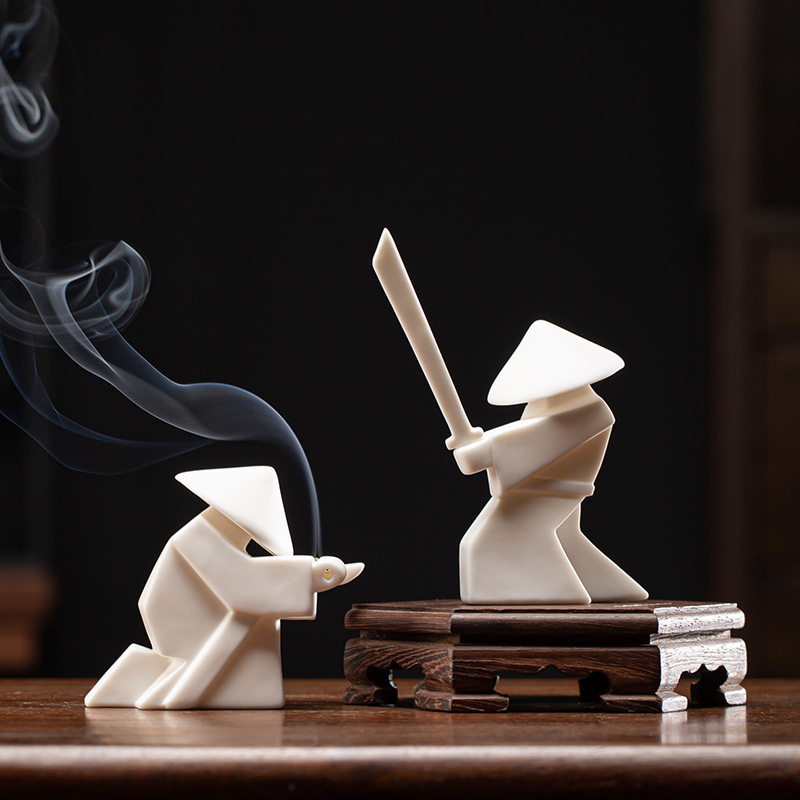 Статуэтка самурайского рыцаря  – обзор и цена Incense Stick Holder